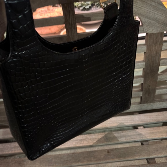 Salvatore Ferragamo Black Crocodile-Embossed Shoulder Bag - Picture 4 of 7